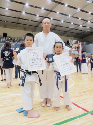 空手　表彰　親子